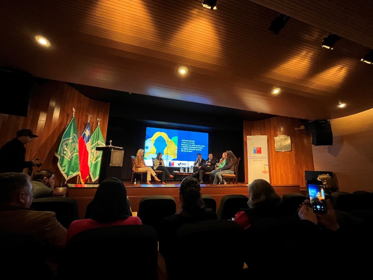 Fotografía asociada a la noticia 'Resultados de la evaluación del Proyecto BID': A 18 meses de la implementación del Proyecto BID en la Corporación Abriendo Puertas, se realizó la evaluación de resultados con el objeti...
